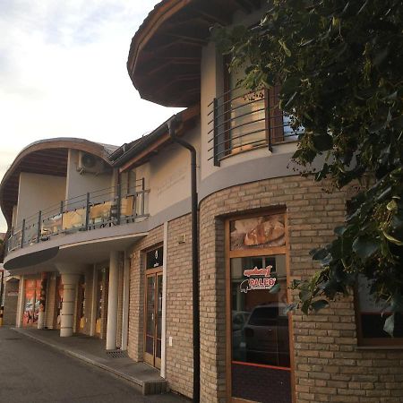 Kondé Apartments B Dunajská Streda Exterior foto