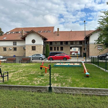 Kondé Apartments B Dunajská Streda Exterior foto