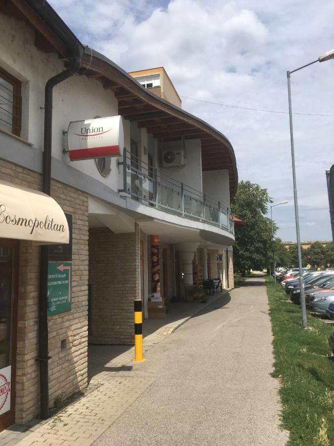 Kondé Apartments B Dunajská Streda Exterior foto