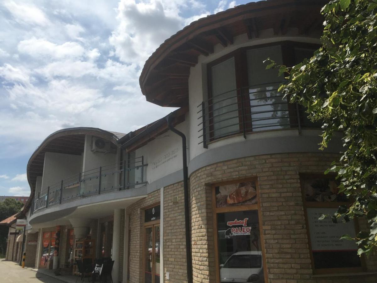 Kondé Apartments B Dunajská Streda Exterior foto