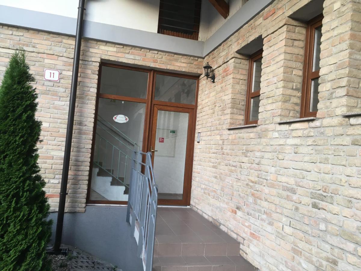 Kondé Apartments B Dunajská Streda Exterior foto