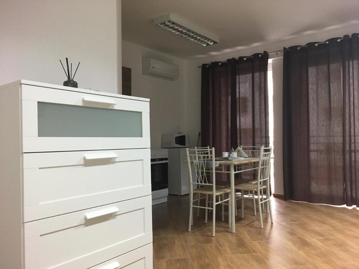 Kondé Apartments B Dunajská Streda Exterior foto