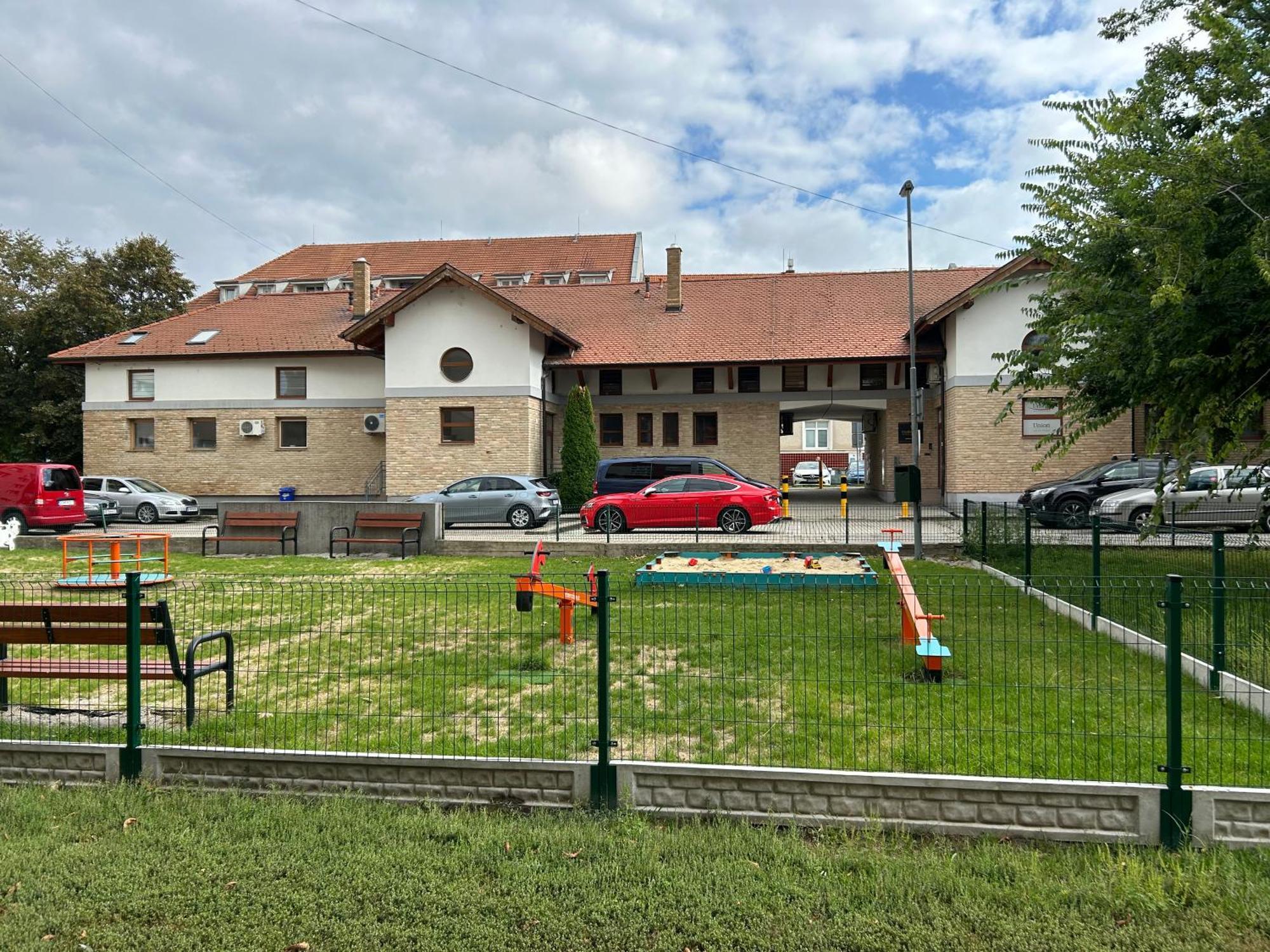 Kondé Apartments B Dunajská Streda Exterior foto